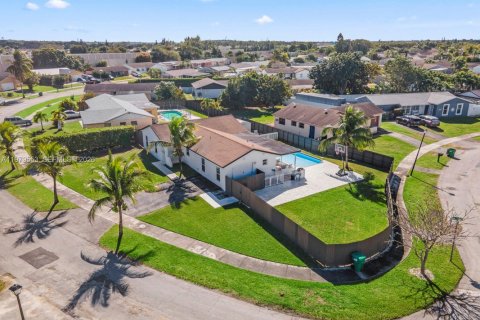 Villa ou maison à vendre à Homestead, Floride: 5 chambres, 180.04 m2 № 2046280 - photo 4