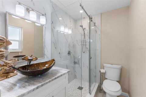 House in Saint Pete Beach, Florida 2 bedrooms, 100.24 sq.m. № 2233720 - photo 17
