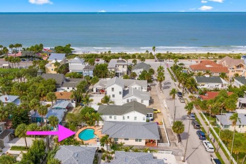 House in Saint Pete Beach, Florida 2 bedrooms, 100.24 sq.m. № 2233720 - photo 20