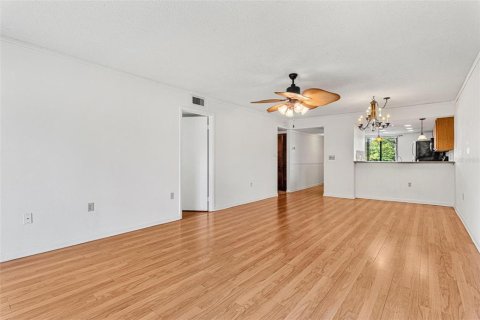 Condo in Oldsmar, Florida, 2 bedrooms  № 2201978 - photo 7