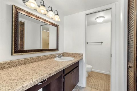 Condo in Oldsmar, Florida, 2 bedrooms  № 2201978 - photo 15