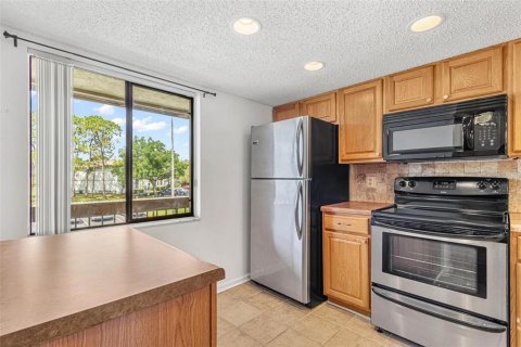 Condo in Oldsmar, Florida, 2 bedrooms  № 2201978 - photo 3