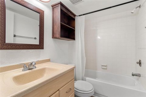 Condo in Oldsmar, Florida, 2 bedrooms  № 2201978 - photo 9