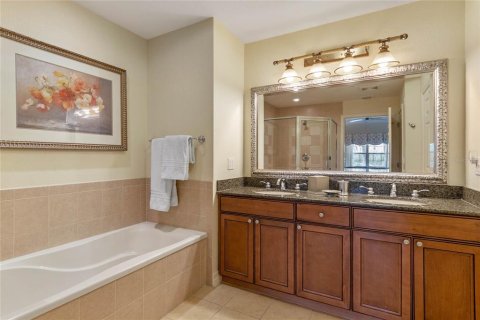 Condo in Four Corners, Florida, 3 bedrooms  № 1884636 - photo 8
