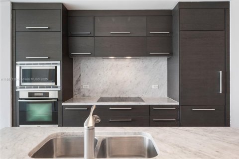 Снять в аренду кондоминиум в Майами, Флорида 1 спальня, 87.14м2, № 1960232 - фото 6