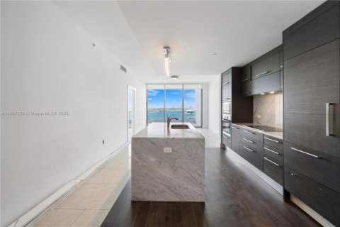 Снять в аренду кондоминиум в Майами, Флорида 1 спальня, 87.14м2, № 1960232 - фото 5