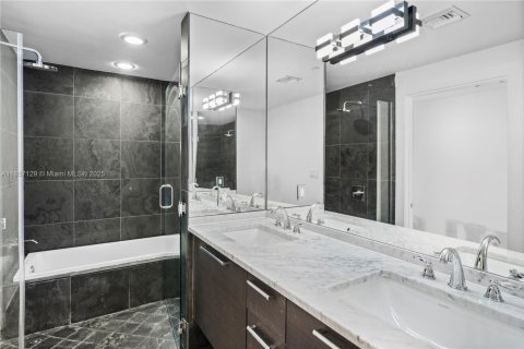 Снять в аренду кондоминиум в Майами, Флорида 1 спальня, 87.14м2, № 1960232 - фото 9