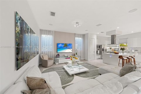 Casa en alquiler en Doral, Florida, 6 dormitorios, 382.66 m2 № 2010628 - foto 9