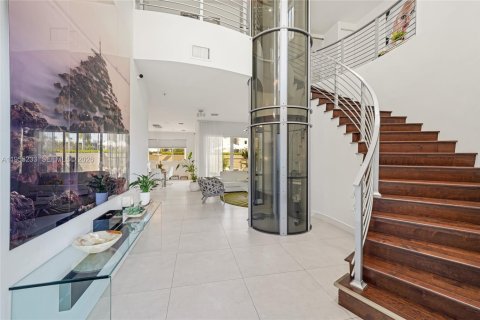 Casa en alquiler en Doral, Florida, 6 dormitorios, 382.66 m2 № 2010628 - foto 19