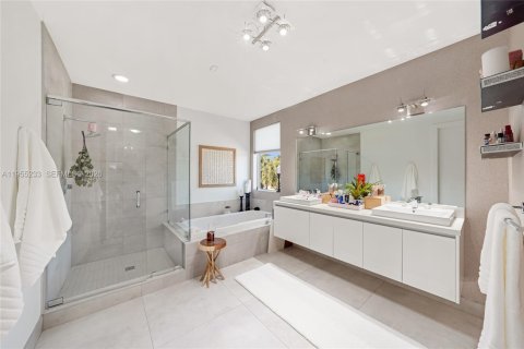 Casa en alquiler en Doral, Florida, 6 dormitorios, 382.66 m2 № 2010628 - foto 29