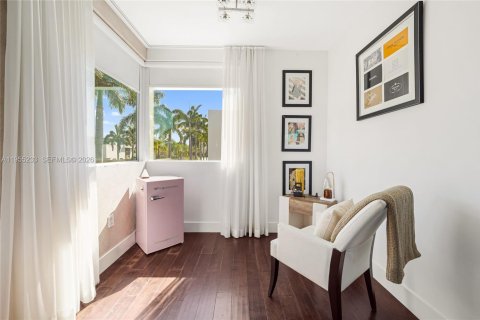 Casa en alquiler en Doral, Florida, 6 dormitorios, 382.66 m2 № 2010628 - foto 28