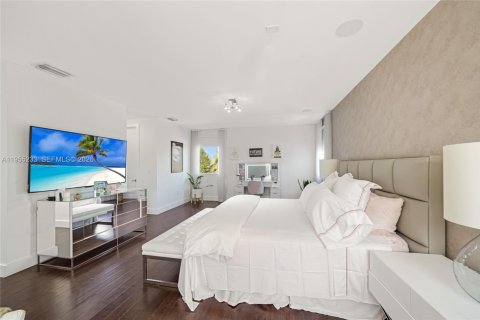 Casa en alquiler en Doral, Florida, 6 dormitorios, 382.66 m2 № 2010628 - foto 26