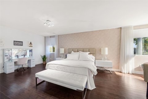 Casa en alquiler en Doral, Florida, 6 dormitorios, 382.66 m2 № 2010628 - foto 25