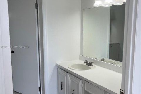 Condo in Miami, Florida, 1 bedroom  № 2021741 - photo 8
