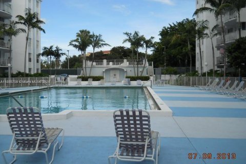 Condo in Miami, Florida, 1 bedroom  № 2021741 - photo 3