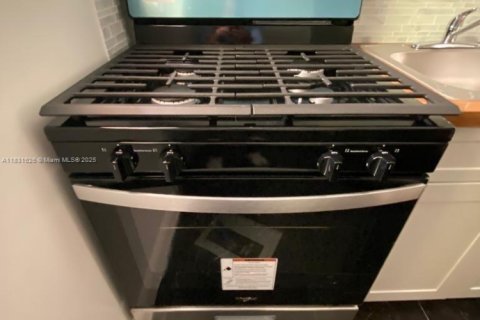 Copropriété à vendre à Miami Beach, Floride: 37.16 m2 № 2013884 - photo 14