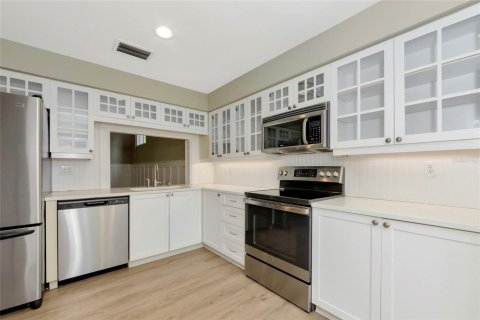 Townhouse in Sarasota, Florida 2 bedrooms, 164.99 sq.m. № 1886918 - photo 9
