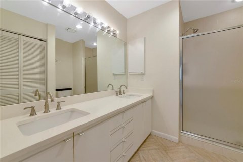 Townhouse in Sarasota, Florida 2 bedrooms, 164.99 sq.m. № 1886918 - photo 25