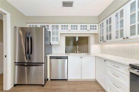 Townhouse in Sarasota, Florida 2 bedrooms, 164.99 sq.m. № 1886918 - photo 7