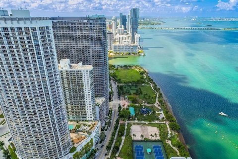 Condominio en alquiler en Miami, Florida, 1 dormitorio, 76.64 m2 № 1861388 - foto 30