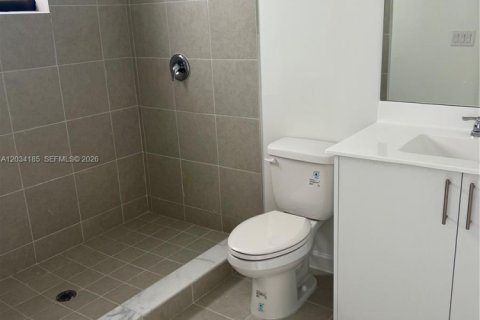 Снять в аренду таунхаус в Флорида-Сити, Флорида 3 спальни, 150.04м2, № 2145769 - фото 11