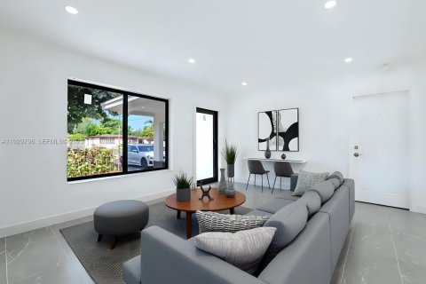 Villa ou maison à vendre à Fort Lauderdale, Floride: 3 chambres № 1989056 - photo 1