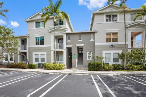 Condominio en Royal Palm Beach, Florida, 2 dormitorios  № 2167938