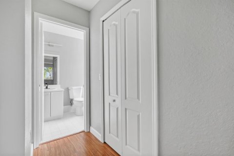 Купить кондоминиум в Ройял-Палм-Бич, Флорида 3 комнаты, 99.41м2, № 2167938 - фото 16