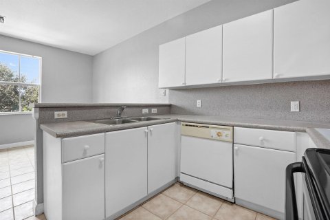 Купить кондоминиум в Ройял-Палм-Бич, Флорида 3 комнаты, 99.41м2, № 2167938 - фото 5