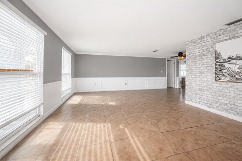 Villa ou maison à vendre à New Port Richey, Floride: 2 chambres, 157.47 m2 № 2284800 - photo 18