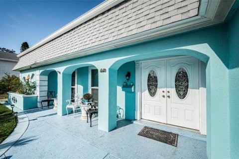 Villa ou maison à vendre à New Port Richey, Floride: 2 chambres, 157.47 m2 № 2284800 - photo 8