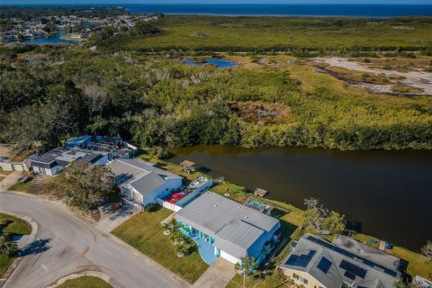 Villa ou maison à vendre à New Port Richey, Floride: 2 chambres, 157.47 m2 № 2284800 - photo 5