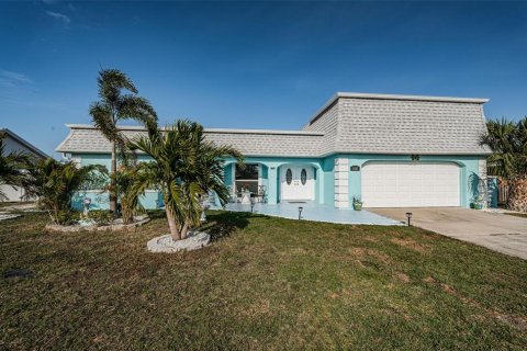 Villa ou maison à vendre à New Port Richey, Floride: 2 chambres, 157.47 m2 № 2284800 - photo 2
