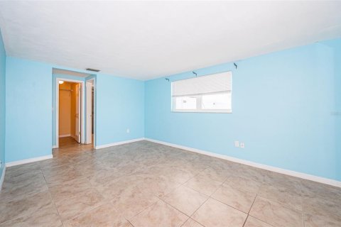 Villa ou maison à vendre à New Port Richey, Floride: 2 chambres, 157.47 m2 № 2284800 - photo 24