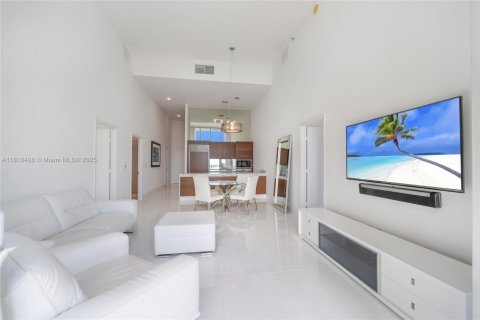 Condo in Miami, Florida, 2 bedrooms  № 1784248 - photo 7