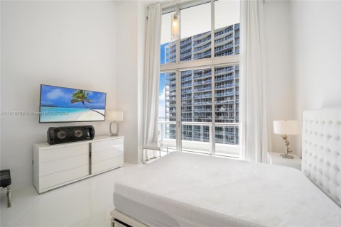 Condo in Miami, Florida, 2 bedrooms  № 1784248 - photo 16