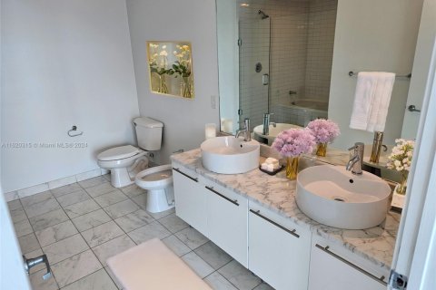 Copropriété à vendre à Miami, Floride: 2 chambres, 122.17 m2 № 1933796 - photo 10