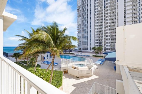 Condominio en Pompano Beach, Florida, 2 dormitorios № 2252783