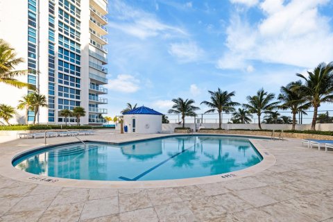 Condominio en venta en Pompano Beach, Florida, 2 dormitorios, 148.64 m2 № 2252783 - foto 5