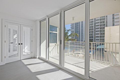 Condominio en venta en Pompano Beach, Florida, 2 dormitorios, 148.64 m2 № 2252783 - foto 23