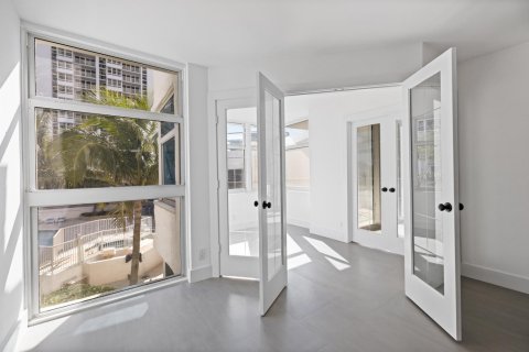 Condominio en venta en Pompano Beach, Florida, 2 dormitorios, 148.64 m2 № 2252783 - foto 20