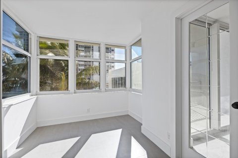 Condominio en venta en Pompano Beach, Florida, 2 dormitorios, 148.64 m2 № 2252783 - foto 19