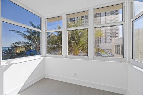 Condominio en venta en Pompano Beach, Florida, 2 dormitorios, 148.64 m2 № 2252783 - foto 18