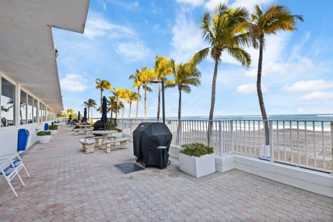 Condominio en venta en Pompano Beach, Florida, 2 dormitorios, 148.64 m2 № 2252783 - foto 2