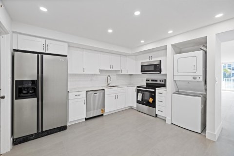Condominio en venta en Pompano Beach, Florida, 2 dormitorios, 148.64 m2 № 2252783 - foto 27
