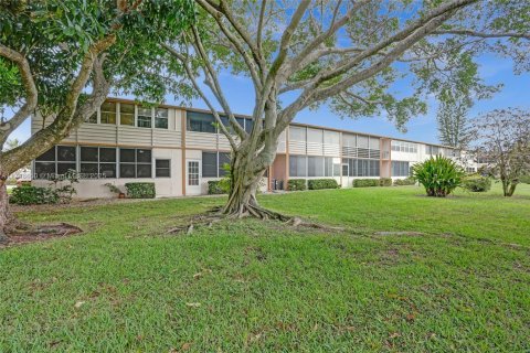 Condo in West Palm Beach, Florida, 2 bedrooms  № 1700324 - photo 6