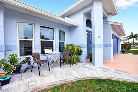 Casa en venta en Punta Gorda, Florida, 3 dormitorios, 161.46 m2 № 2110579 - foto 2