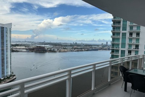 Condo in Miami, Florida, 2 bedrooms  № 2052876 - photo 4