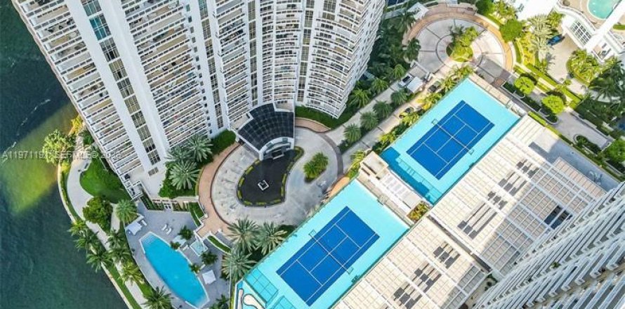 Condo in Miami, Florida, 2 bedrooms  № 2052876