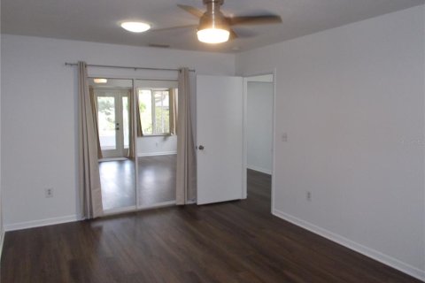 House in Ocala, Florida 2 bedrooms, 117.99 sq.m. № 2151013 - photo 12